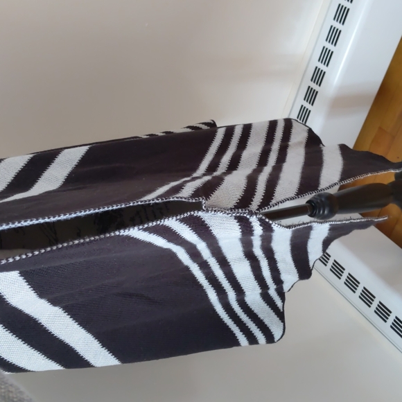 August Silk - Picture 4 of 9